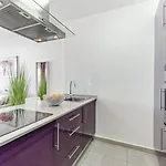 Luxurious And Spacious *